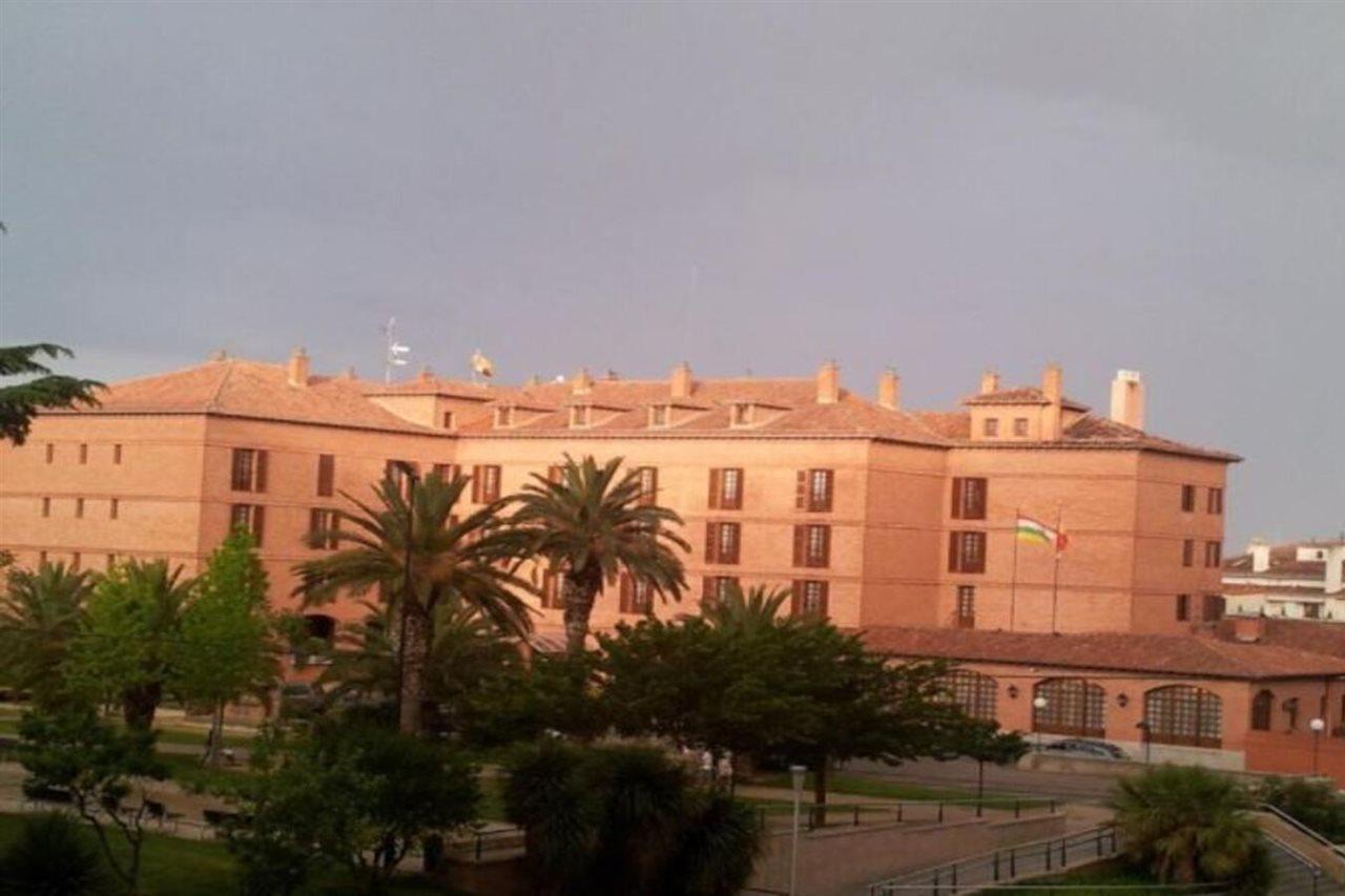 Parador De Калаора Екстериор снимка