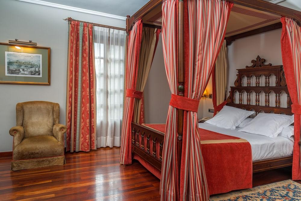 Parador De Калаора Екстериор снимка