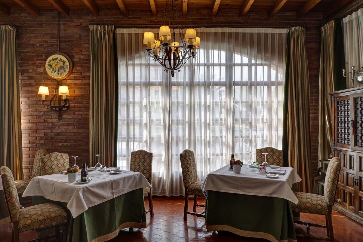 Parador De Калаора Екстериор снимка