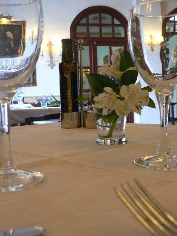 Parador De Калаора Екстериор снимка